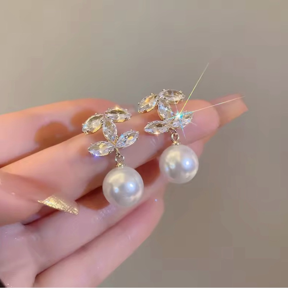 Chanel Elegant Tear Drop Earrings